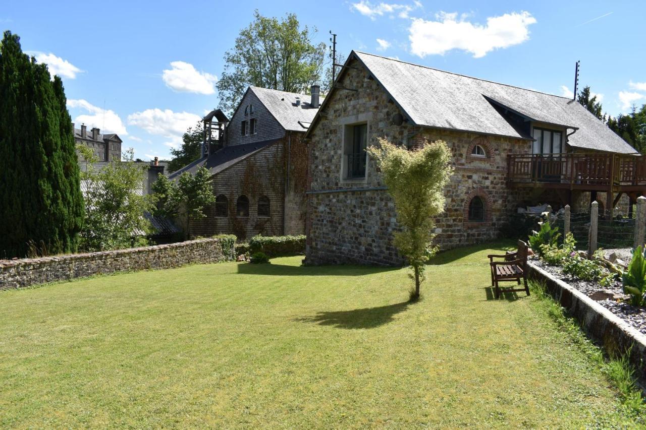 Gites In Le Neufbourg -Mortain Exterior photo
