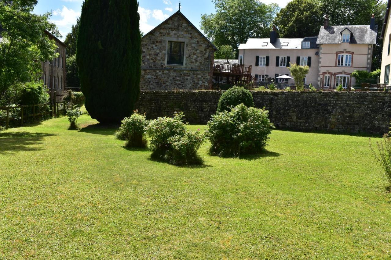 Gites In Le Neufbourg -Mortain Exterior photo
