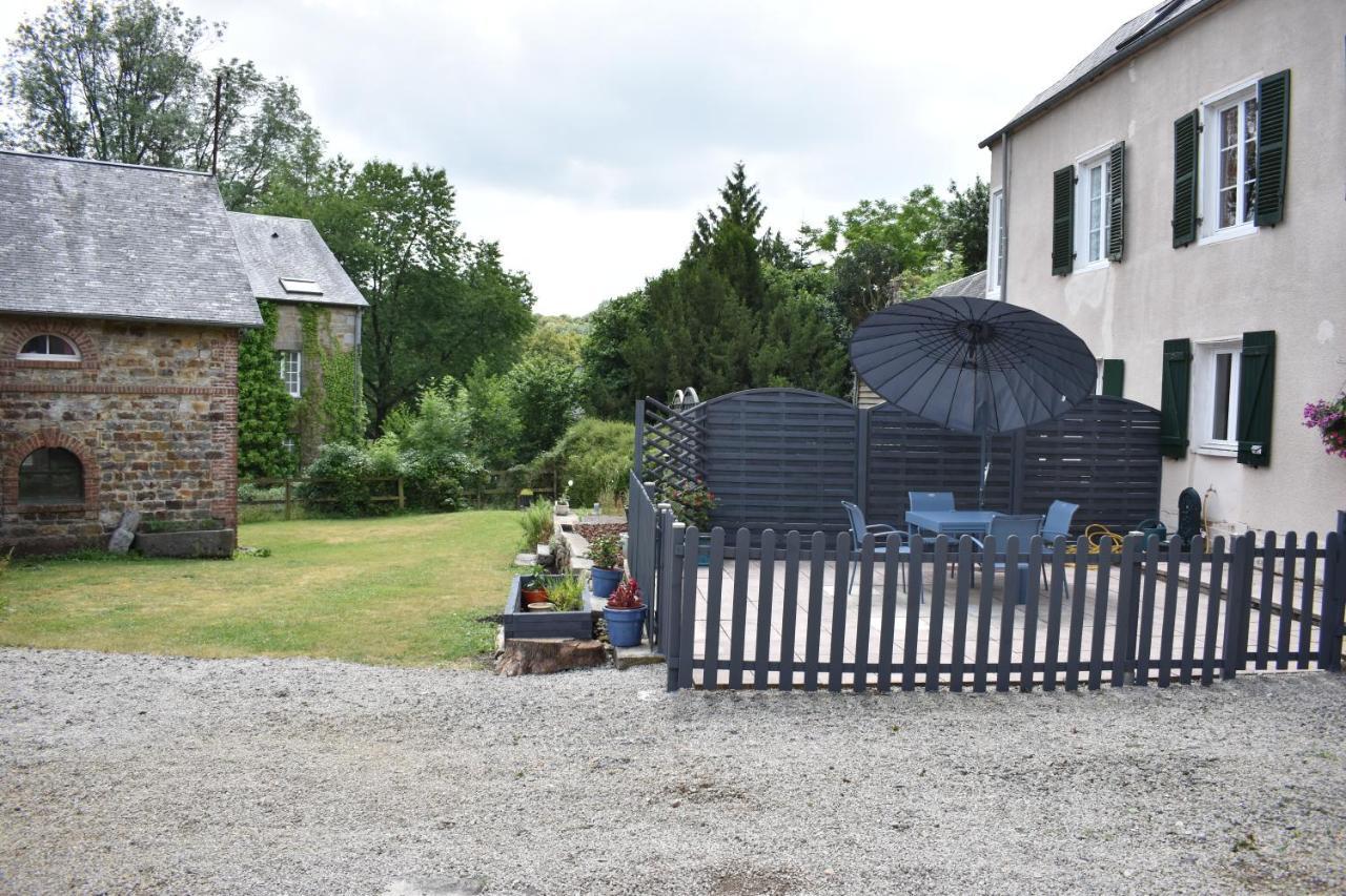 Gites In Le Neufbourg -Mortain Exterior photo
