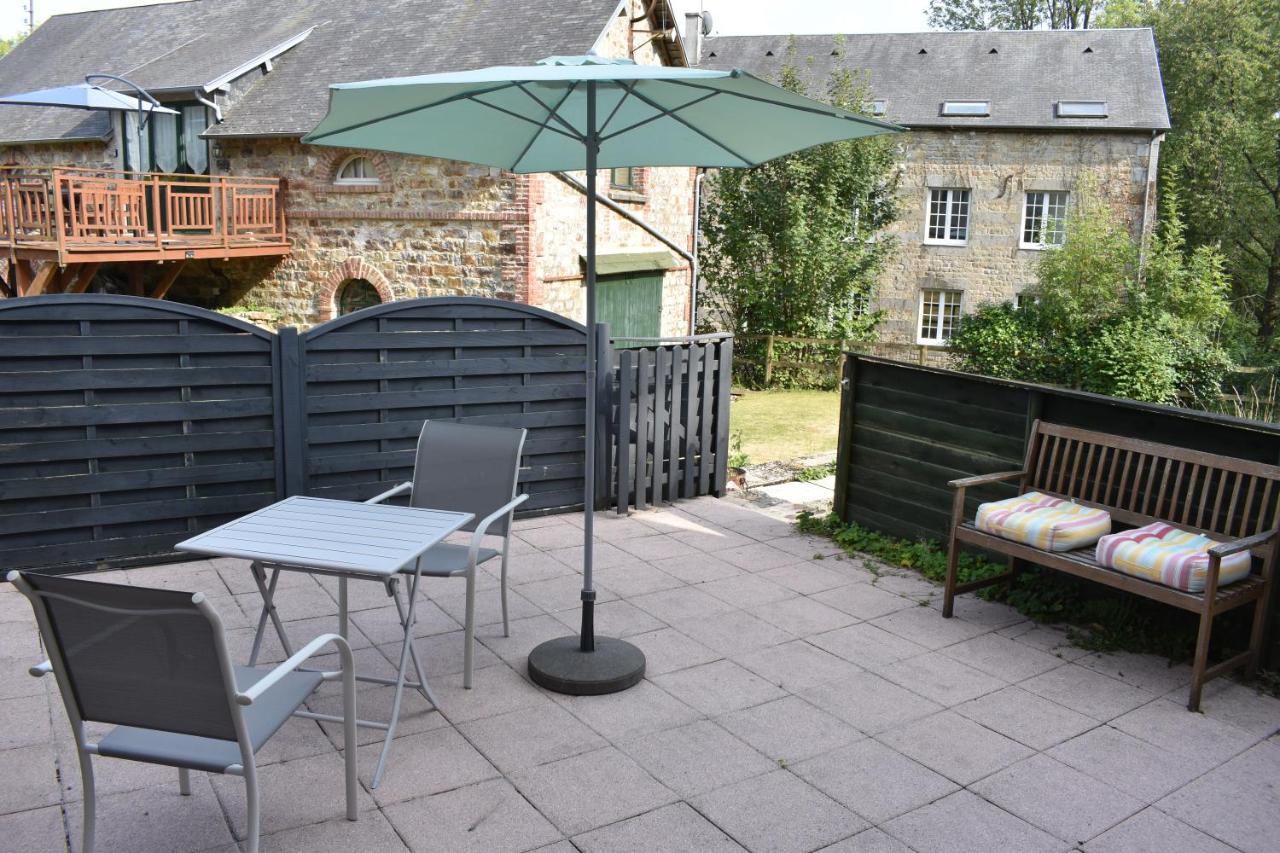 Gites In Le Neufbourg -Mortain Exterior photo